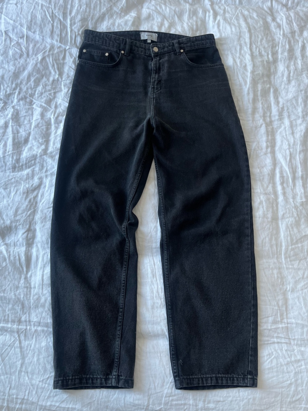 KOTN unisex Antifit black wash jeans